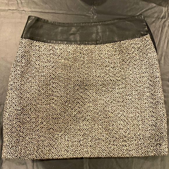 The Limited Dresses & Skirts - 3 for $10 The limited midi skirt size 0